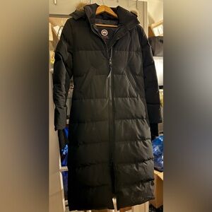 Canada Goose Women’s Long Puffer size Medium (Mystique 2019 version)